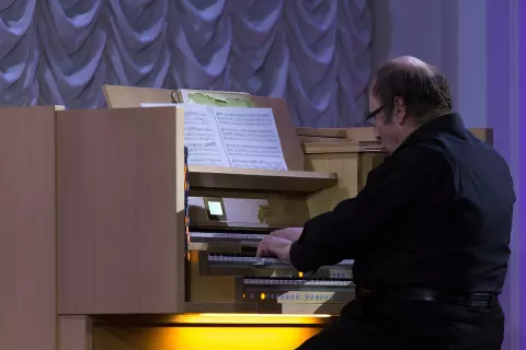 Концерт для терменвокса с органом