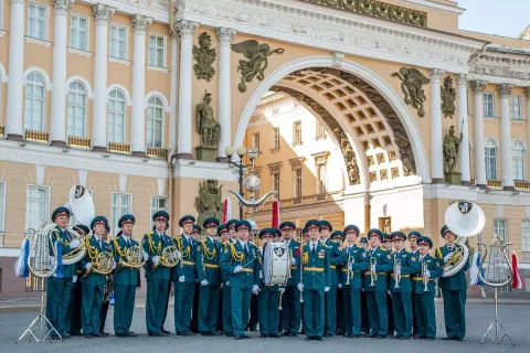 Праздничный концерт военного духового оркестра