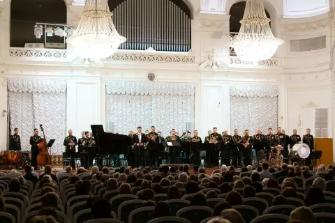 «Жил отважный капитан…»