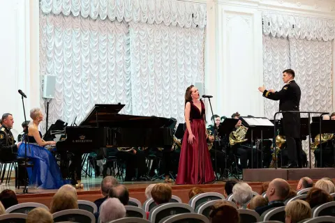 «Жил отважный капитан…»