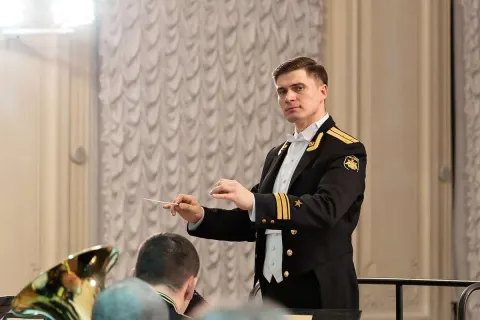 «Жил отважный капитан…»