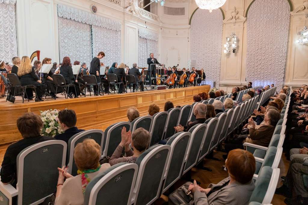 Оркестр «Классика» дал концерт памяти Даниила Гранина